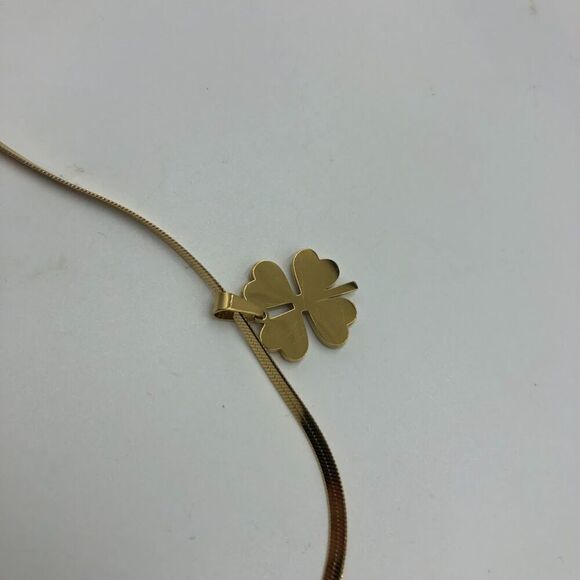 18K Gold Plated Women's Two Tone Clover Pendant Necklace Waterproof Jewelry - Picture 9 of 13